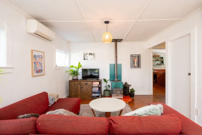 Photo of property in 5 Grove Road, Haumoana, 4102