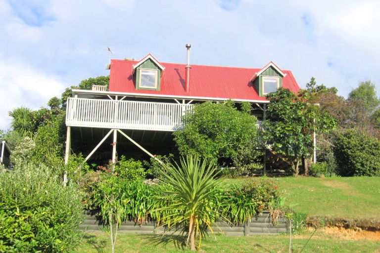 Photo of property in 104 Onemana Drive, Onemana, Whangamata, 3691