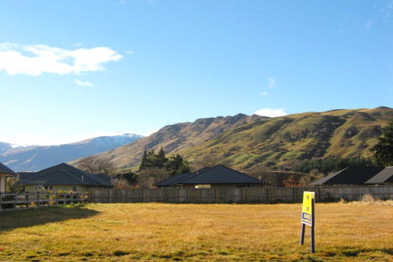 Photo of property in 8 Bridesdale Drive, Lake Hayes, Queenstown, 9304