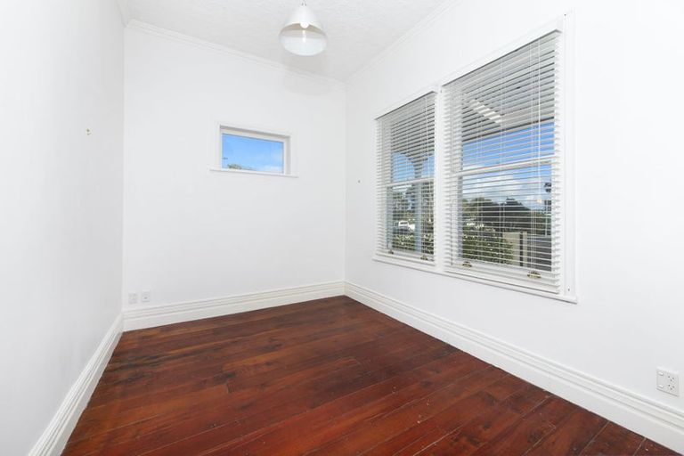 Photo of property in 151 Birkenhead Avenue, Birkenhead, Auckland, 0626