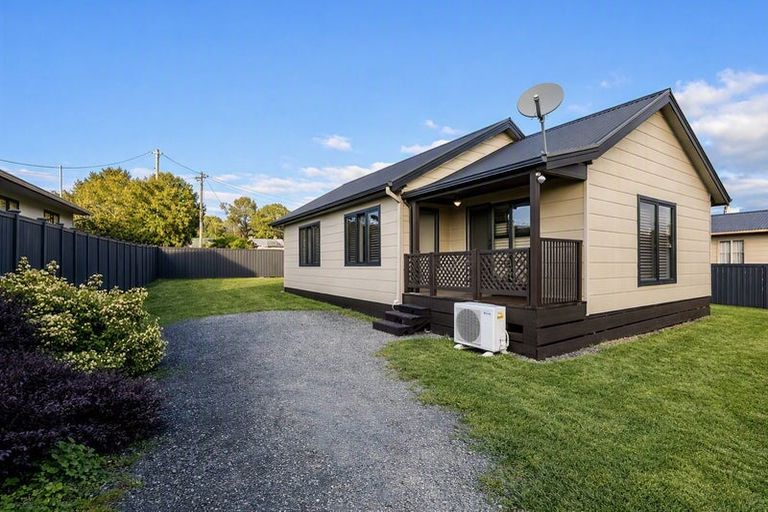 Photo of property in 28 Watts Street, Waipawa, 4210