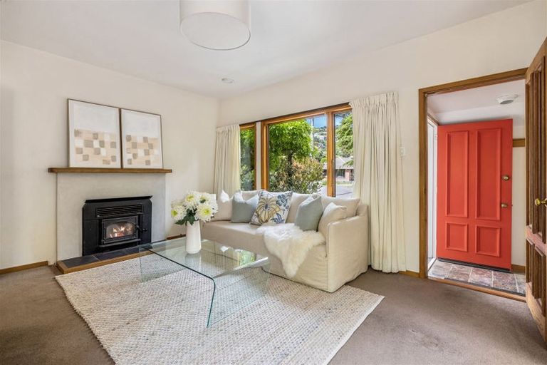 Photo of property in 31 Taupata Street, Redcliffs, Christchurch, 8081