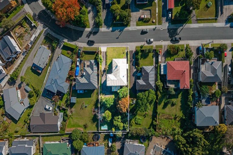 Photo of property in 30 Sylvan Crescent, Te Atatu South, Auckland, 0610