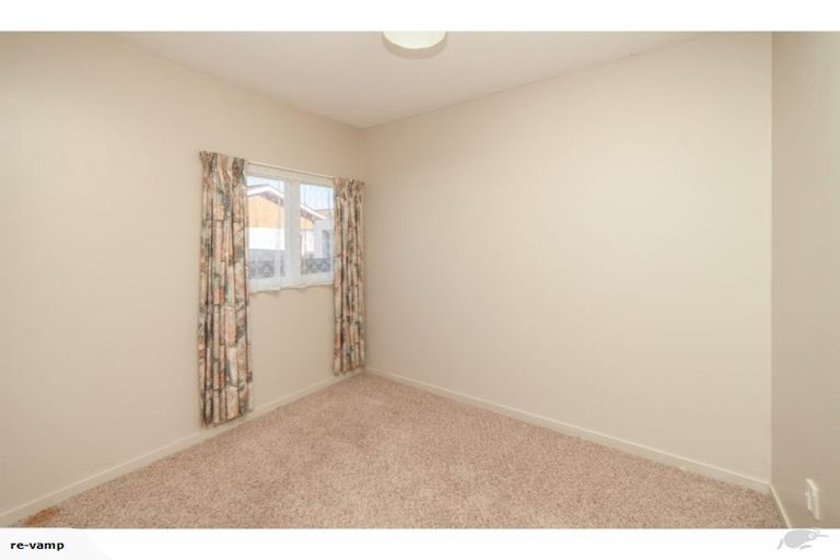 Photo of property in 131 Olliviers Road, Phillipstown, Christchurch, 8011