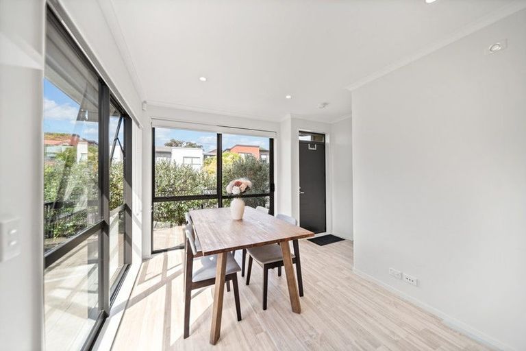 Photo of property in 37 Matairangi Avenue, Totara Heights, Auckland, 2105