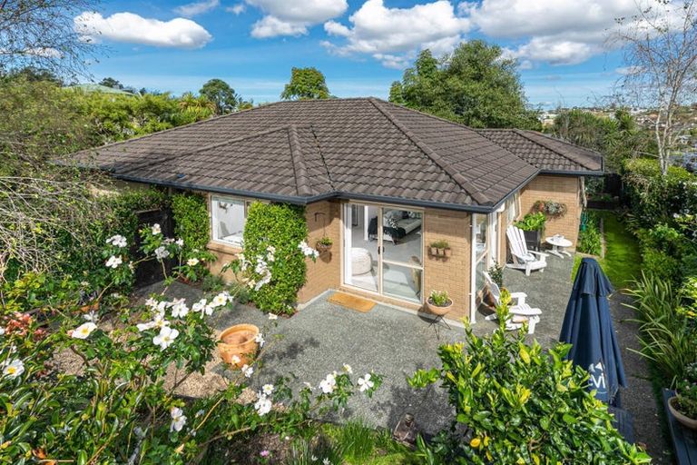 Photo of property in 1 Chloe Place, Massey, Auckland, 0614
