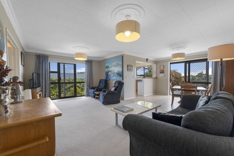 Photo of property in 8 La Salle Drive, Westown, New Plymouth, 4310