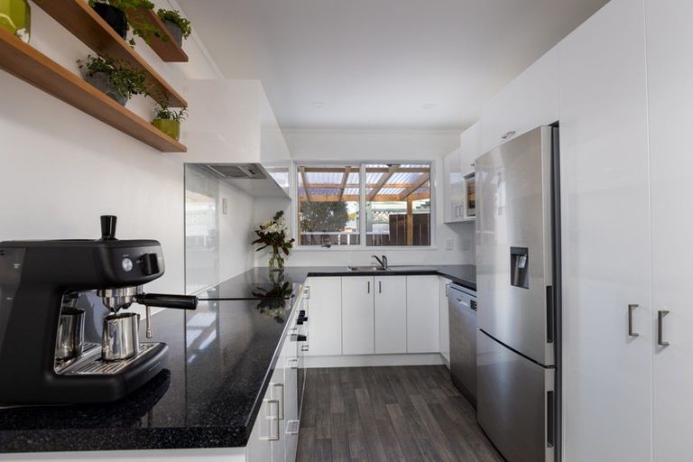 Photo of property in 1/7 Brierley Place, Marfell, New Plymouth, 4310