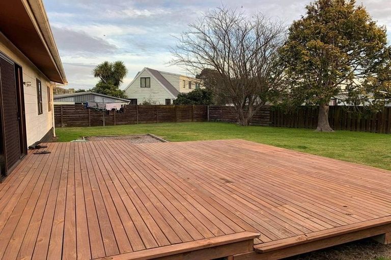 Photo of property in 10 Kirrama Place, Conifer Grove, Takanini, 2112