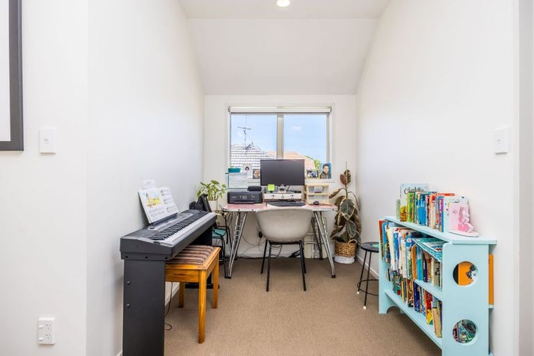 Photo of property in 51 Hart Road, Hauraki, Auckland, 0622