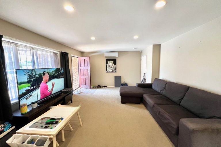 Photo of property in 60b Lothian Brae, Wattle Downs, Auckland, 2103