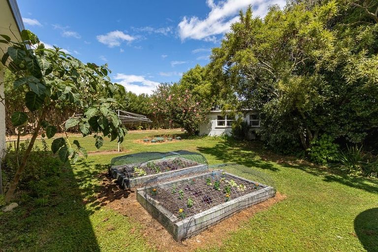 Photo of property in 46 North Manakau Road, Manakau, Levin, 5573
