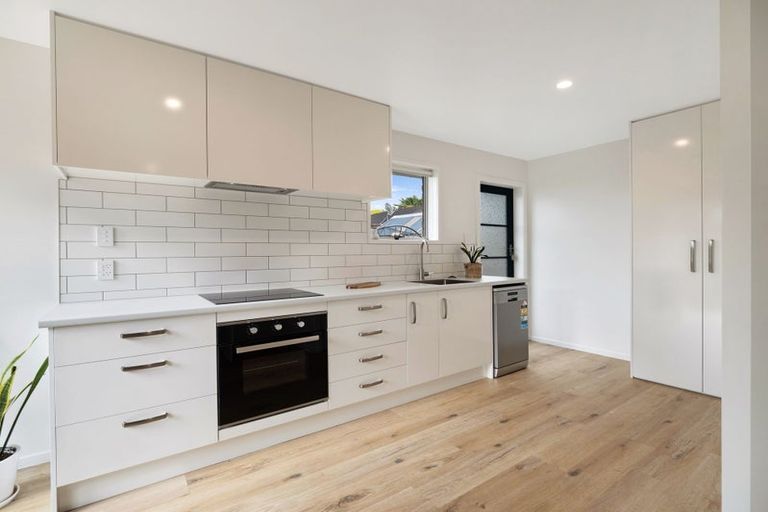 Photo of property in 50 Bowen Street, Cambridge, 3434