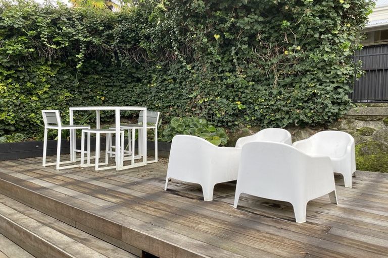 Photo of property in 6 Coote Road, Bluff Hill, Napier, 4110