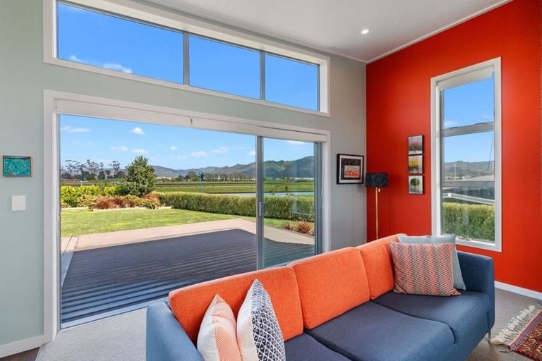 Photo of property in 12 Roseberry Place, Whitianga, 3510