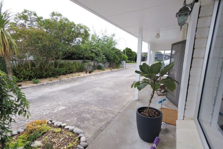 Photo of property in 20a Oriwa Street, Waikanae, 5036