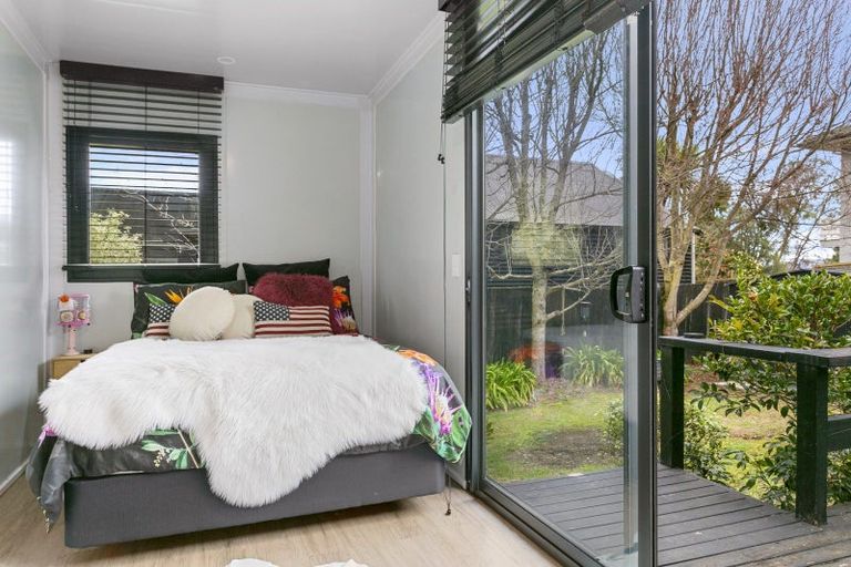 Photo of property in 43 Chesham Avenue, Waipahihi, Taupo, 3330