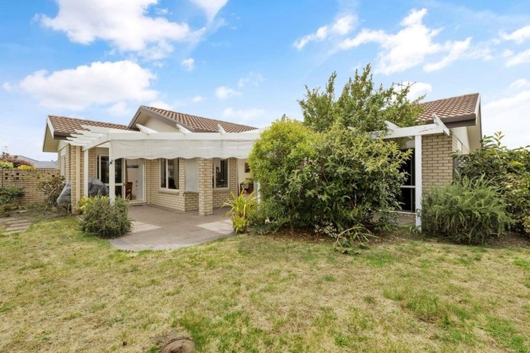 Photo of property in 21 Beachwater Drive, Papamoa Beach, Papamoa, 3118