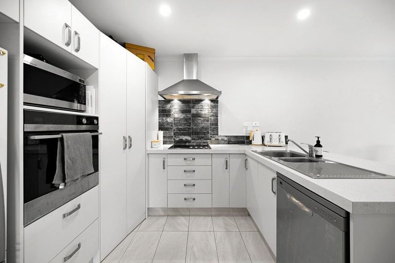 Photo of property in 22 Ladeira Place, Fitzroy, Hamilton, 3206