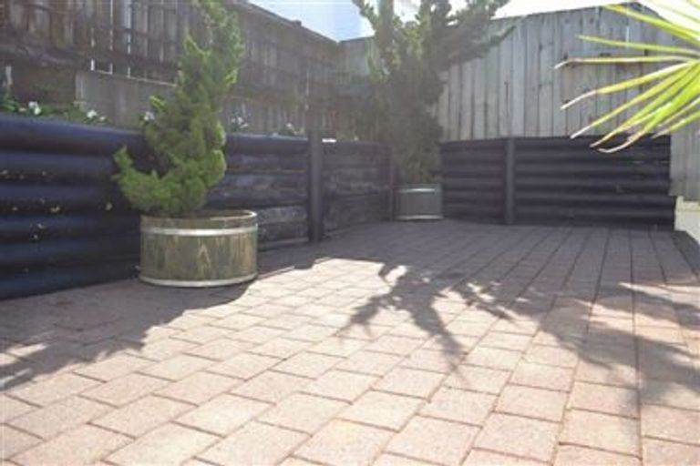 Photo of property in 43 Roxburgh Street, Mount Victoria, Wellington, 6011