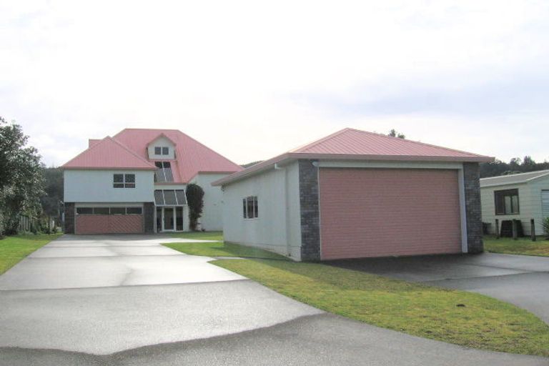 Photo of property in 302 Harbour View Road, Whangamata, 3620