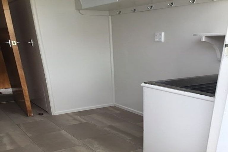 Photo of property in 56a Young Street, New Plymouth, 4310