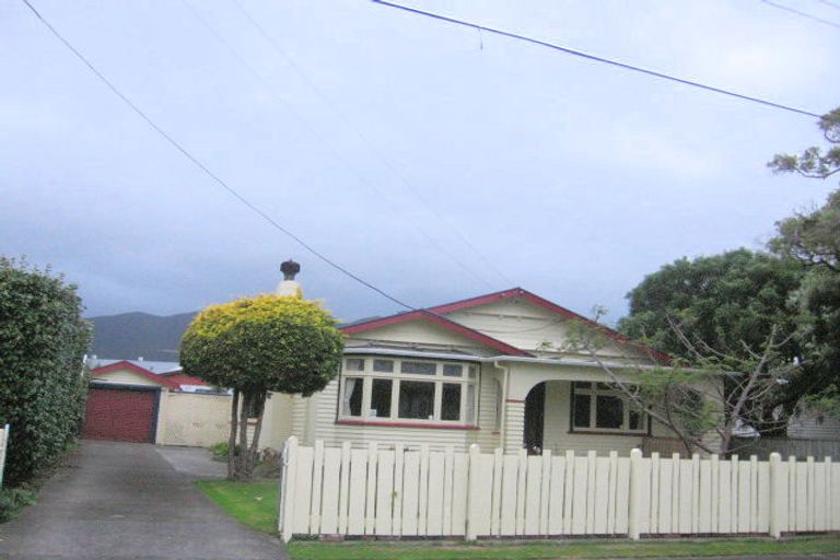 Photo of property in 6 Fuller Grove, Woburn, Lower Hutt, 5010