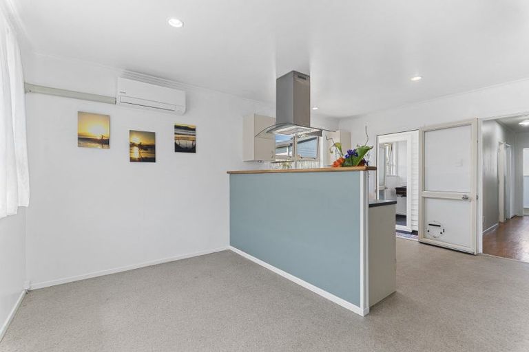 Photo of property in 14 Tohora Place, Spotswood, New Plymouth, 4310