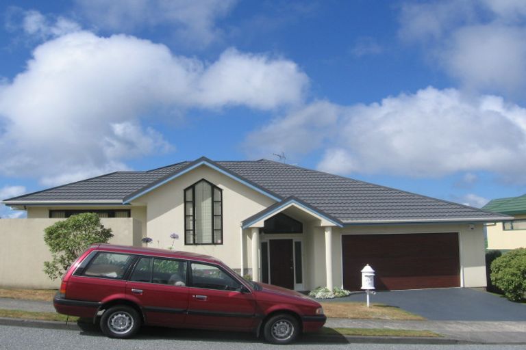 Photo of property in 97 Ashton Fitchett Drive, Brooklyn, Wellington, 6021