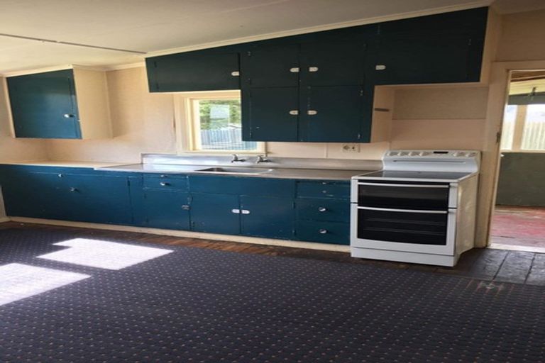 Photo of property in 42 Hussey Street, Waverley, 4510