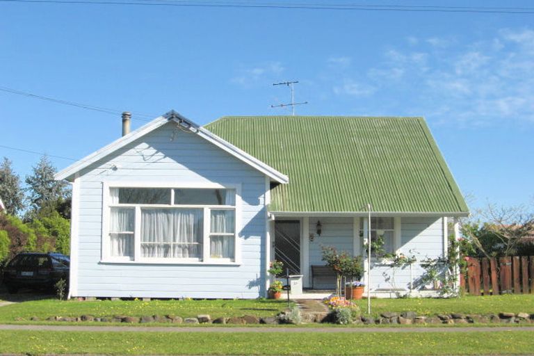 Photo of property in 27 Disraeli Street, Gisborne, 4010