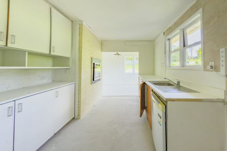 Photo of property in 305 Don Buck Road, Massey, Auckland, 0614
