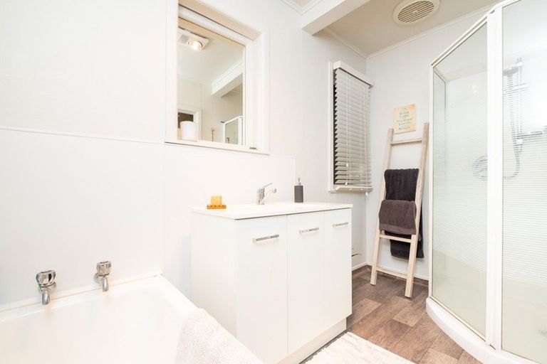 Photo of property in 1008 Caroline Road, Mayfair, Hastings, 4122