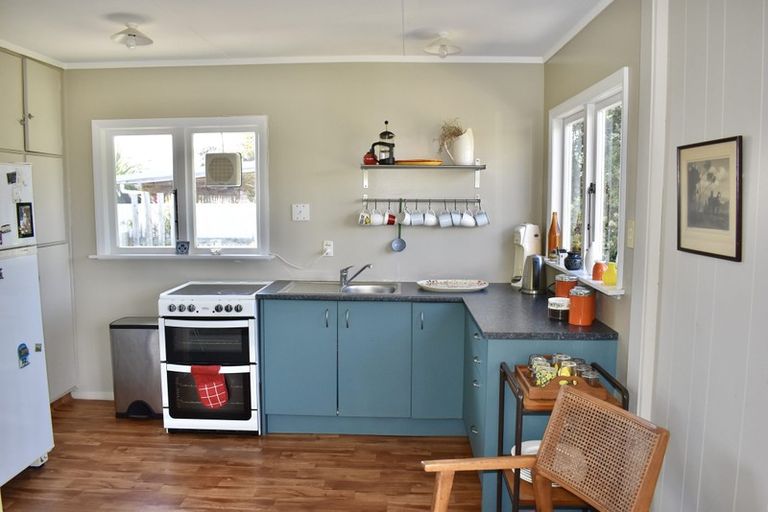 Photo of property in 16 Koromiko Street, Otaki Beach, Otaki, 5512