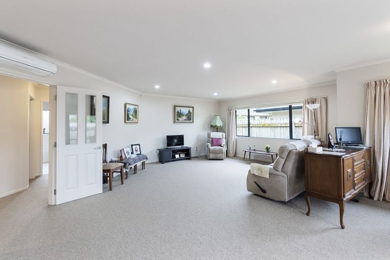 Photo of property in 166a Winchester Street, Levin, 5510