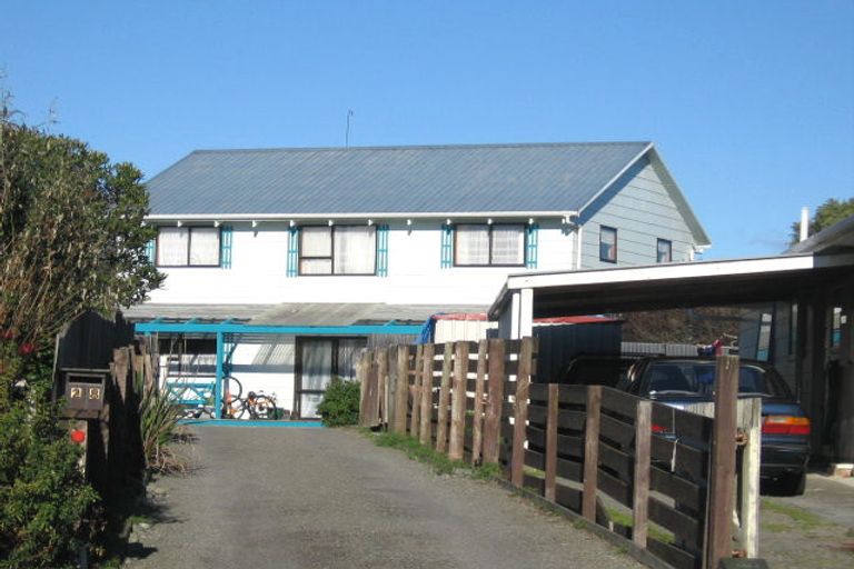 Photo of property in 28 Norfolk Crescent, Otaki Beach, Otaki, 5512