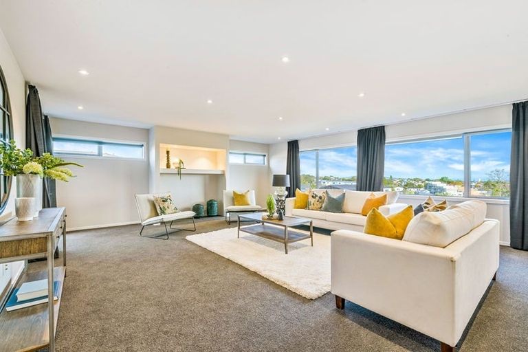 Photo of property in 44 Grenada Avenue, Forrest Hill, Auckland, 0620