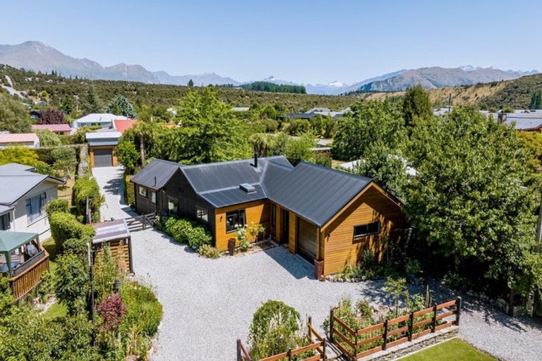 Photo of property in 177 Alison Avenue, Albert Town, Wanaka, 9305