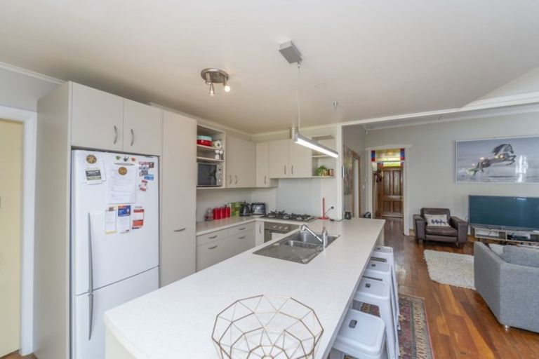 Photo of property in 6 Suez Street, Martinborough, 5711