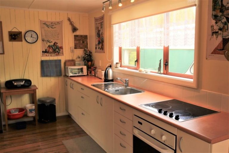 Photo of property in 16 Punga Street, Tangimoana, 4822