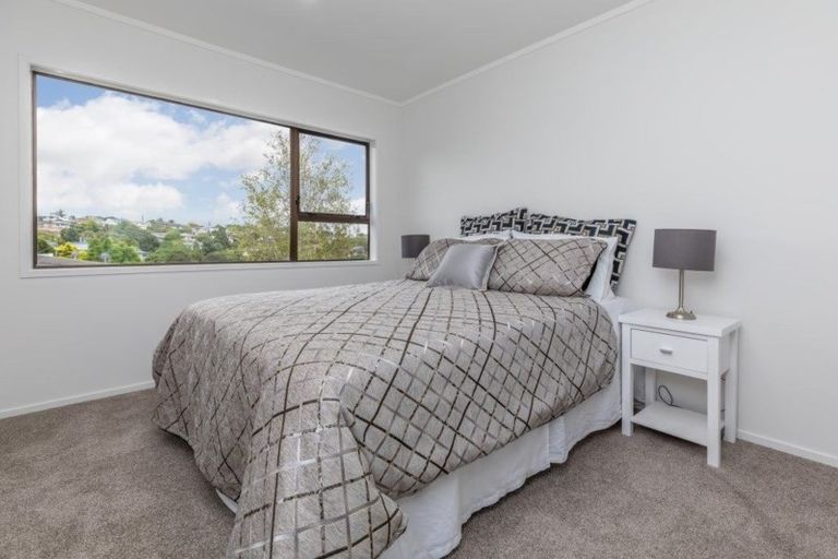 Photo of property in 2/283 Glenfield Road, Glenfield, Auckland, 0629