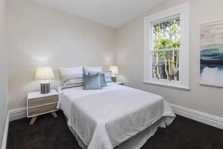 Photo of property in 17 Reeves Road, Opawa, Christchurch, 8023