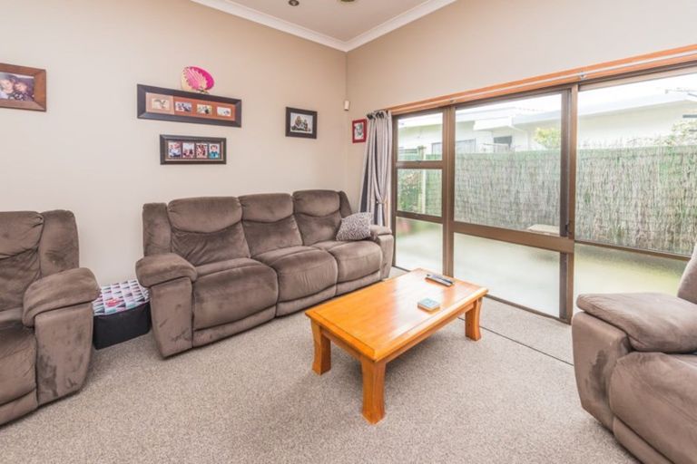 Photo of property in 6 Titoki Street, Castlecliff, Whanganui, 4501