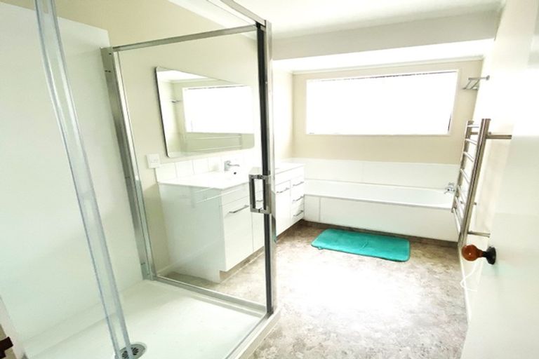 Photo of property in 1/15 Kurnell Drive, Botany Downs, Auckland, 2010