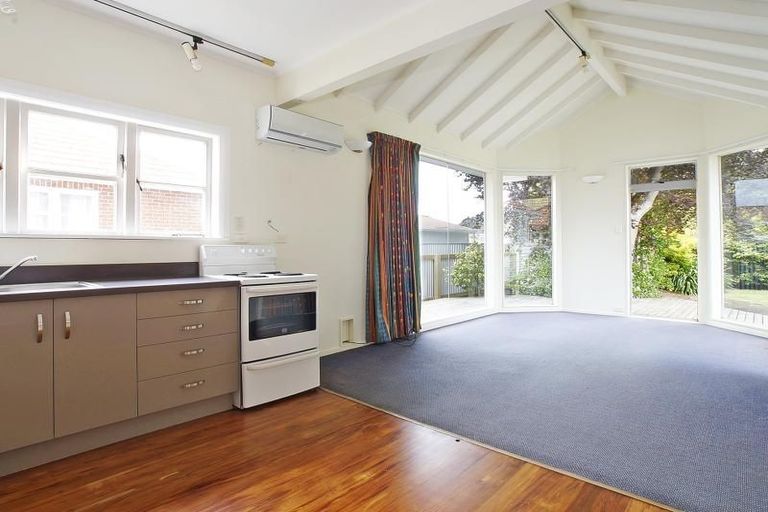 Photo of property in 258 College Street, West End, Palmerston North, 4412