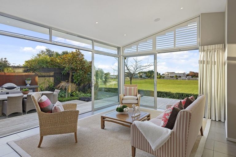 Photo of property in 27 Main Road, Redcliffs, Christchurch, 8081