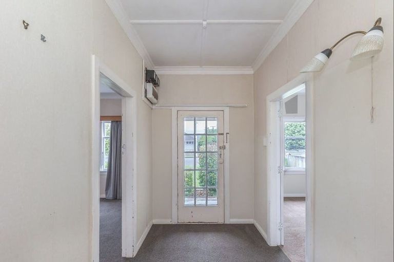 Photo of property in 13 Winchester Street, Levin, 5510