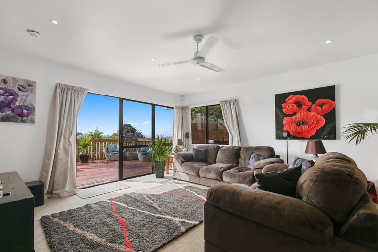 Photo of property in 9 Dobell Road, Stanmore Bay, Whangaparaoa, 0932