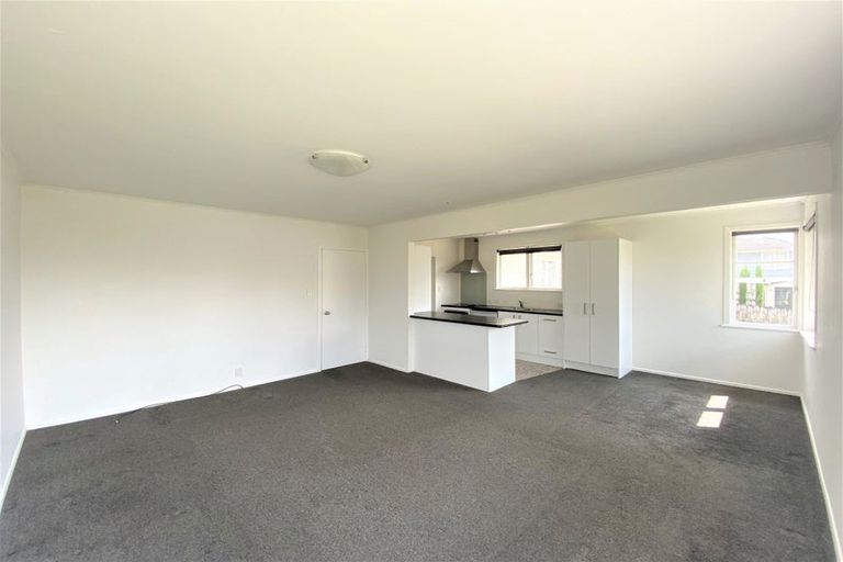 Photo of property in 85 Sturges Road, Henderson, Auckland, 0612