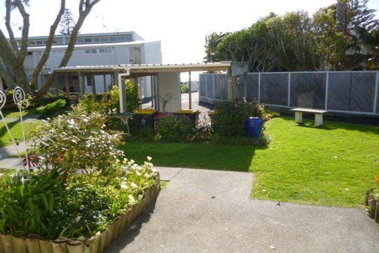 Photo of property in 5n The Esplanade, Eastern Beach, Auckland, 2012